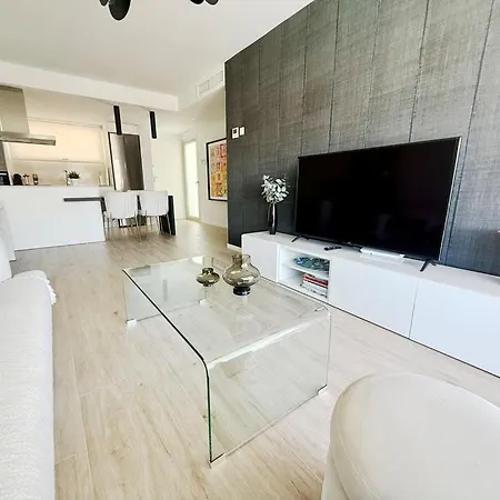 Marina Real 86 By Homeprive Apartment