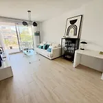 Marina Real 86 By Homeprive