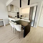 Marina Real 86 By Homeprive *