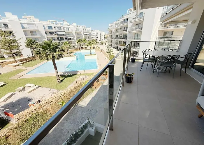 Marina Real 86 By Homeprive *