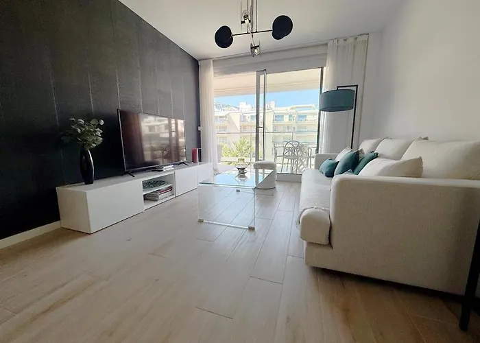 Marina Real 86 By Homeprive Apartman *